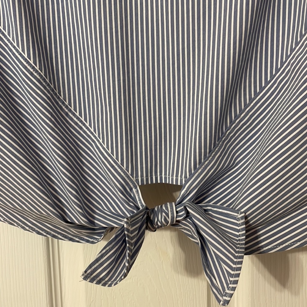 J Jill sky blue and white vertical strip top with slimming V tie front detail